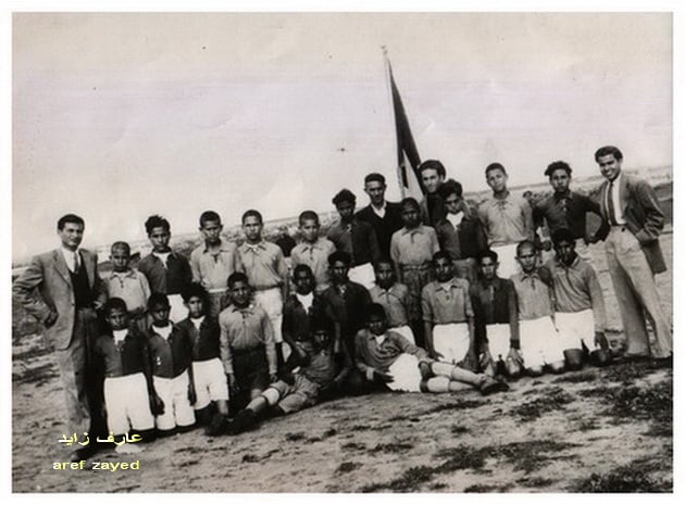 صورة لقرية السافرية - فلسطين: : فريقي طلاب السافرية والعباسية ، على ملعب السافرية عام 1944م