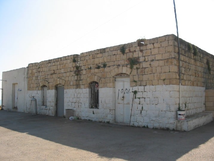 Picture for Sabalan Village - Palestine: : بيت متبقي من قرية سبلان , موقع مقام النبي سبلان قرب قرية حرفيش اليوم - 1/6/2003