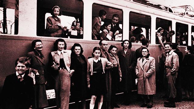 Kastner train passengers on their way to Switzerland, 1944