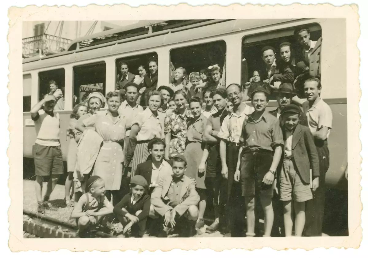 Kastner train passengers on their way to Switzerland, 1944